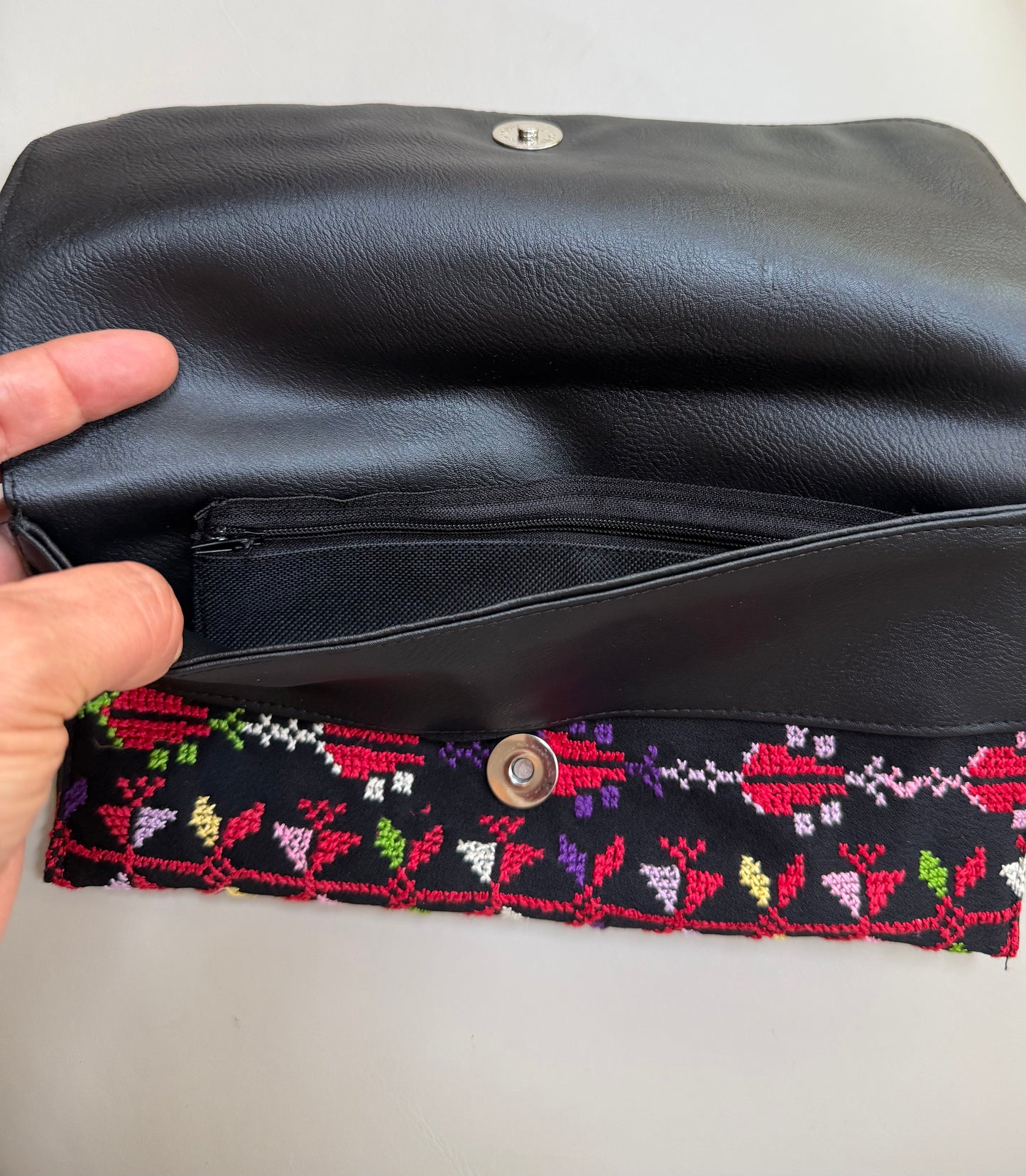 Majesty Black Clutch – Handmade Red Belt Palestinian Tatreez