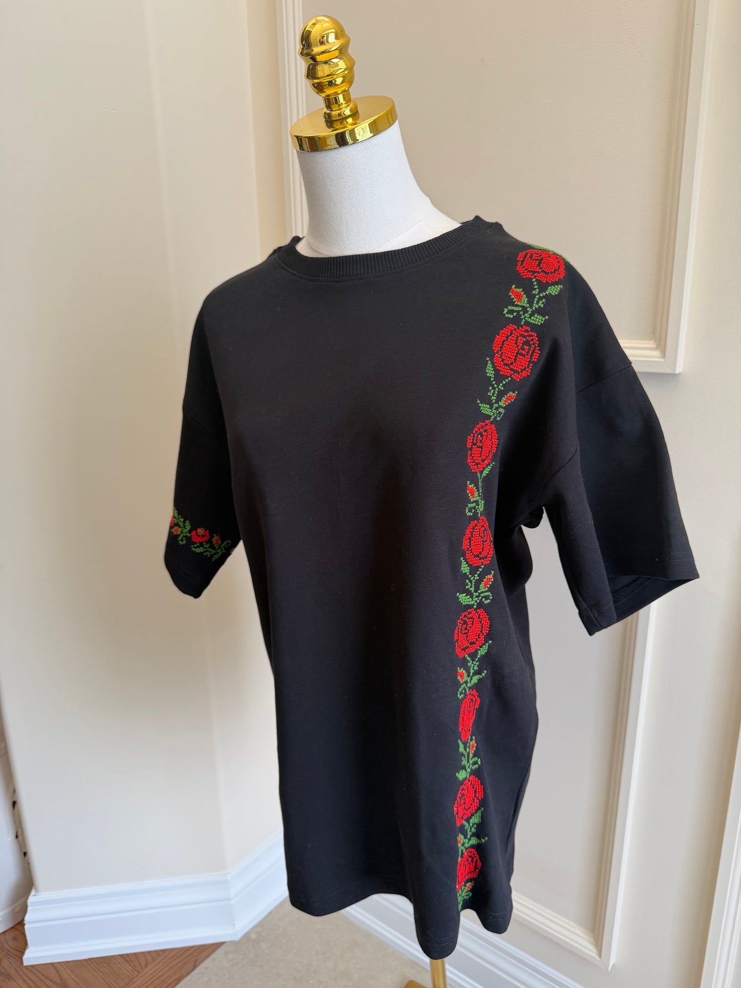 Honor: Handmade Oversized Black T-Shirt with Vibrant Palestinian Embroidery (Copy)