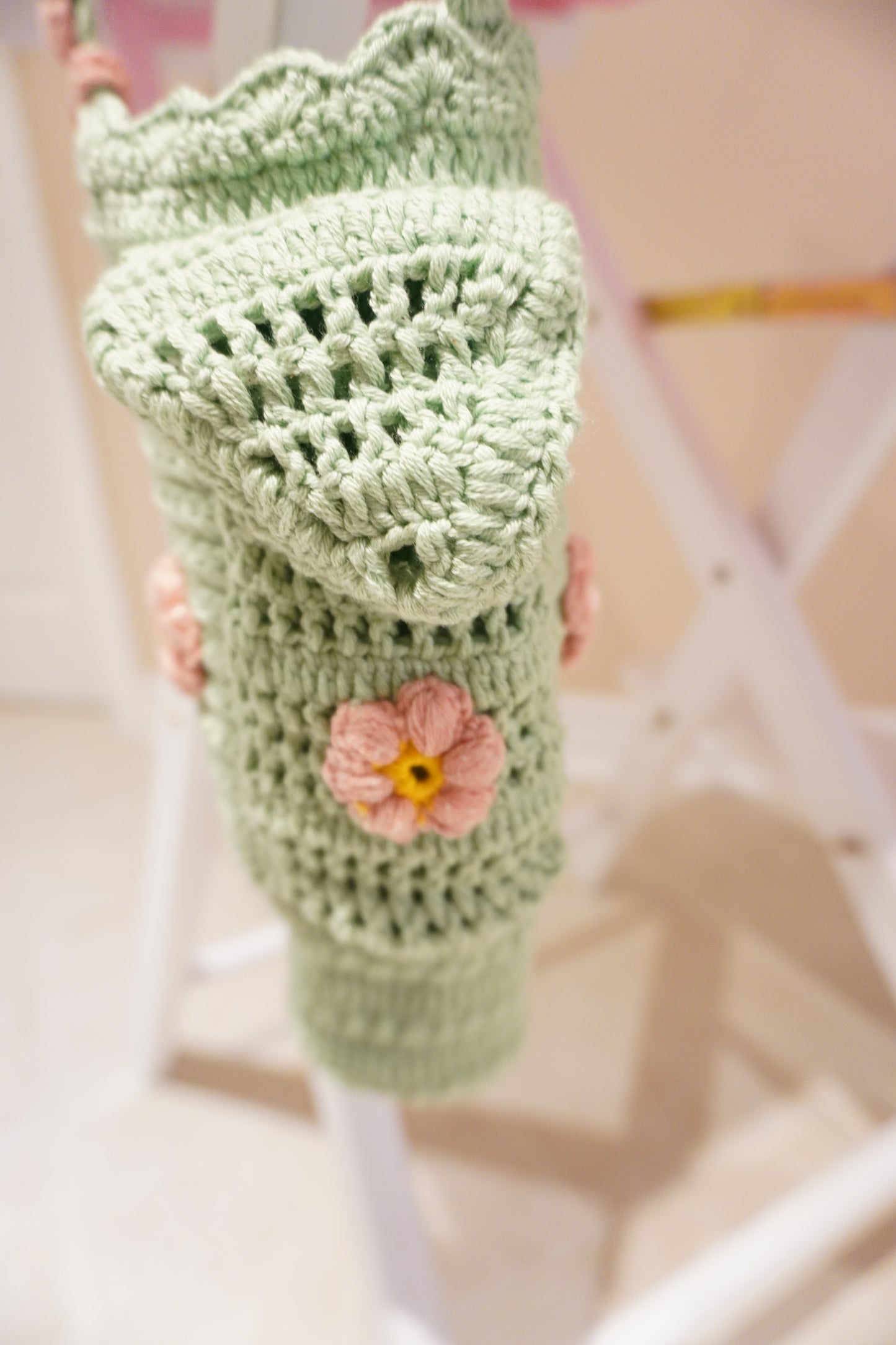 Handmade Crochet Stanley Bottle Cover – Bright Green with Pink Flowers & Pocket | Alize Cotton | Fits 30oz