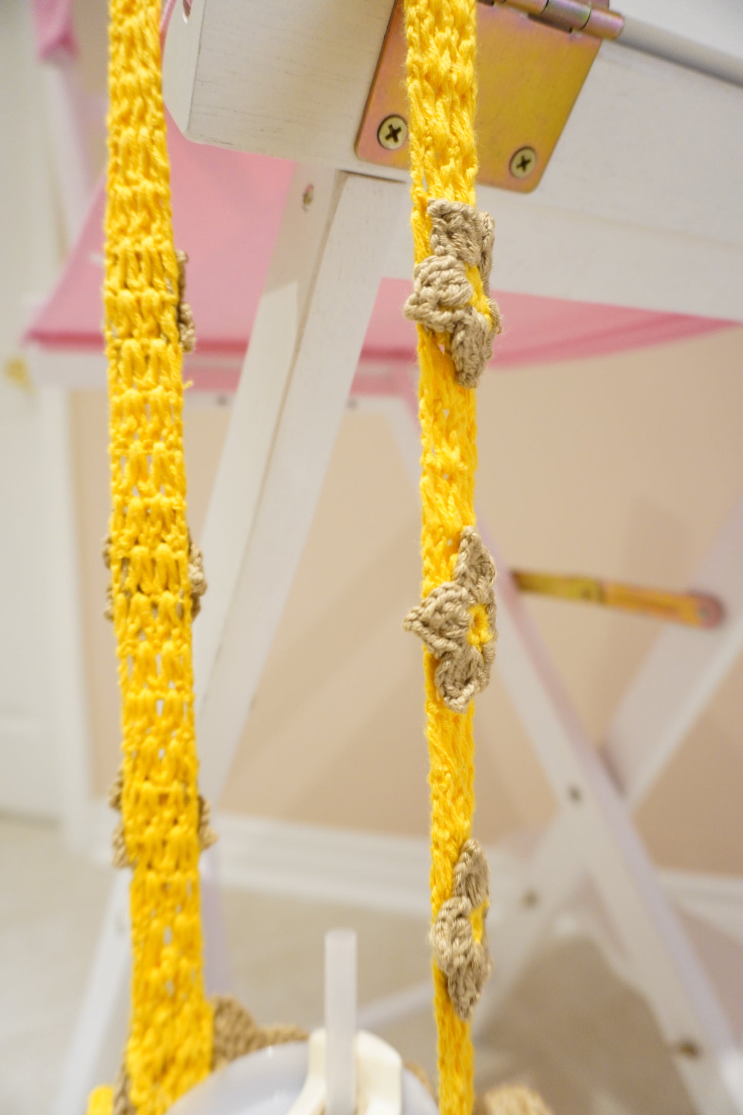 Handmade Crochet Stanley Bottle Cover – Beige with Yellow Flowers, Pocket & Carry Strap | Fits 30oz
