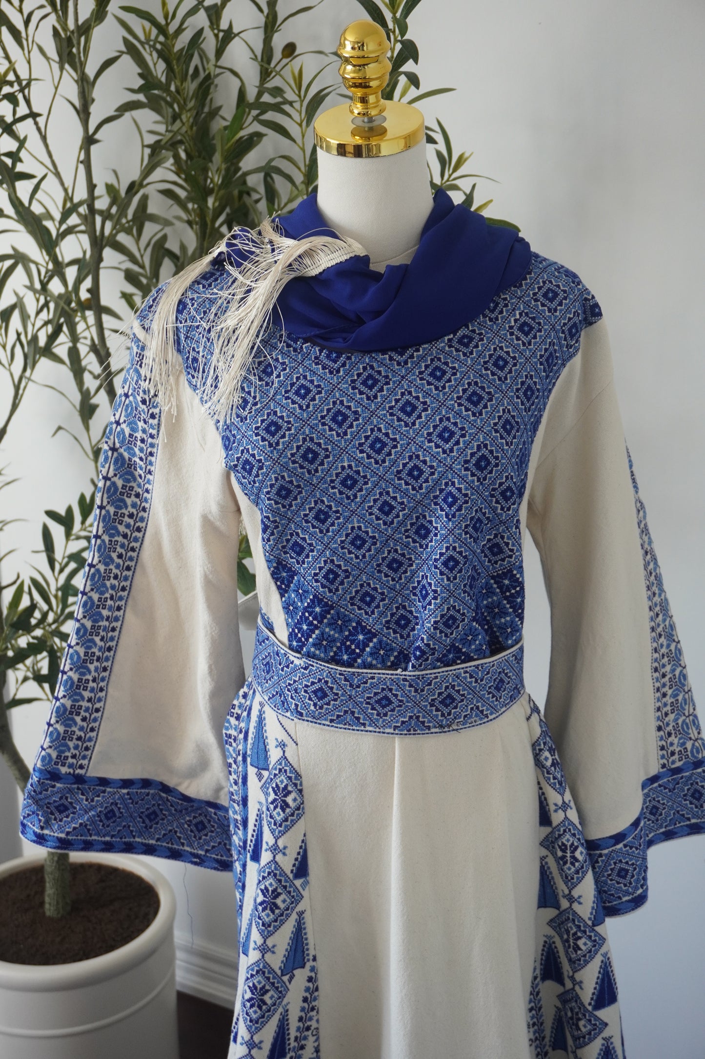 Hand-Embroidered Navy Thoub from Yata Al Khalil, West Bank - Batiste Fabric