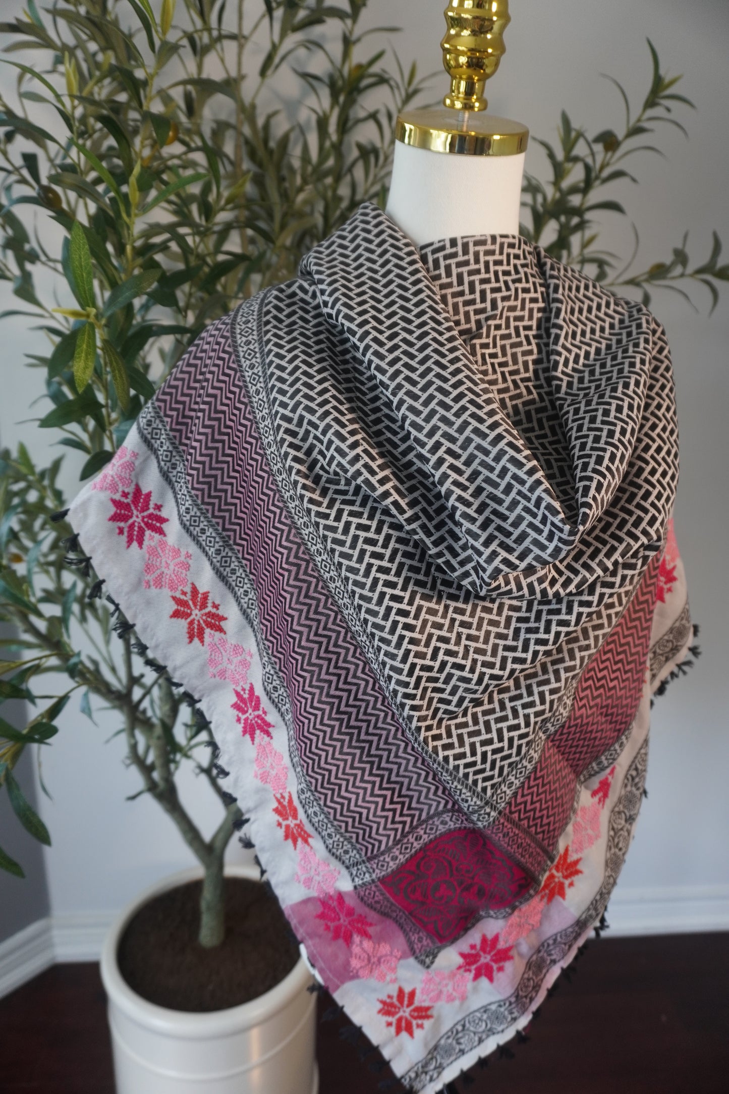 Elegant Light Pink Kofea with Handmade Tatreez Embroidery