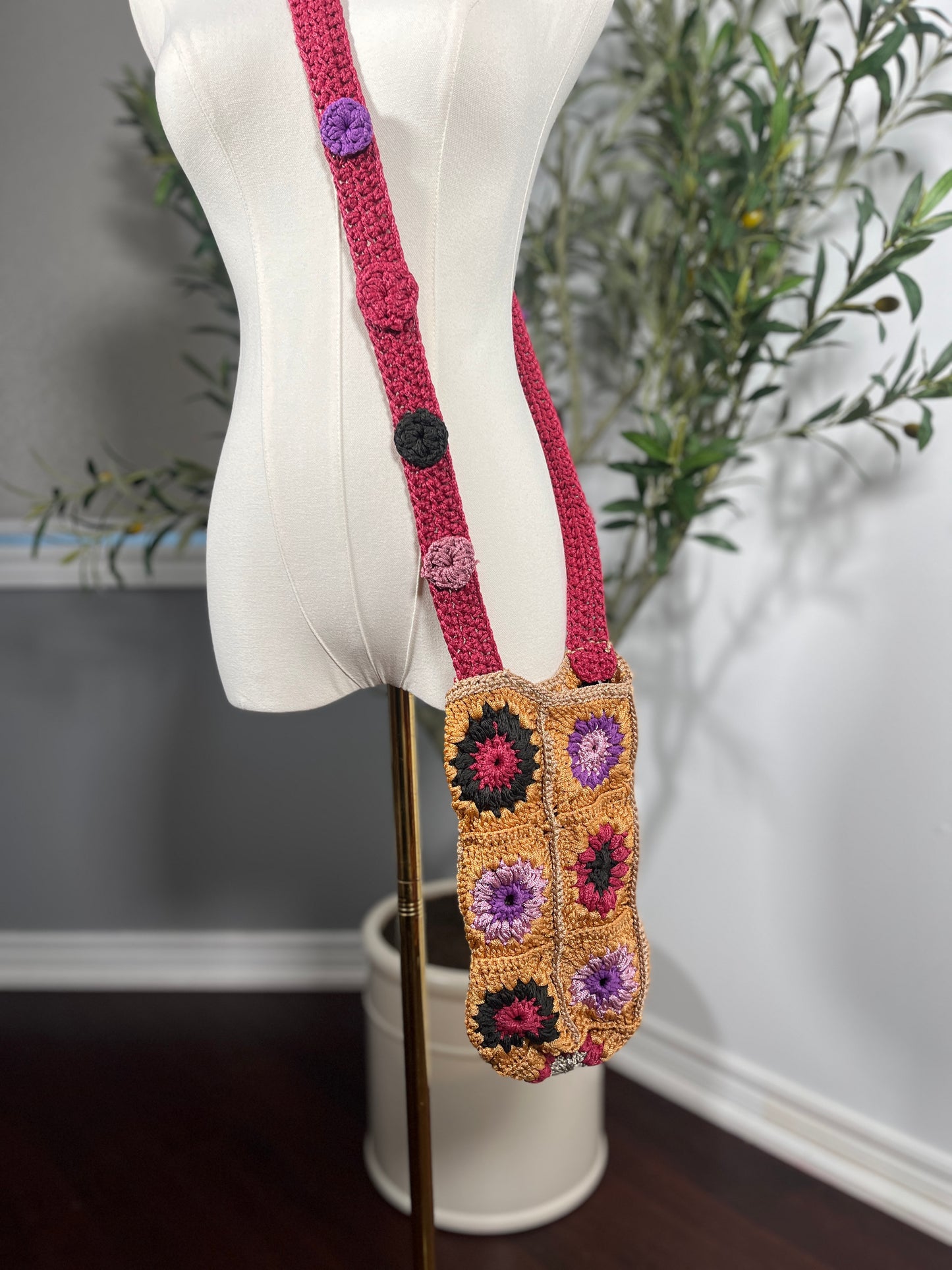 Crochet Shiny Gold| Purple Bottle Cover | Floral Handmade | Tatreez Banatna