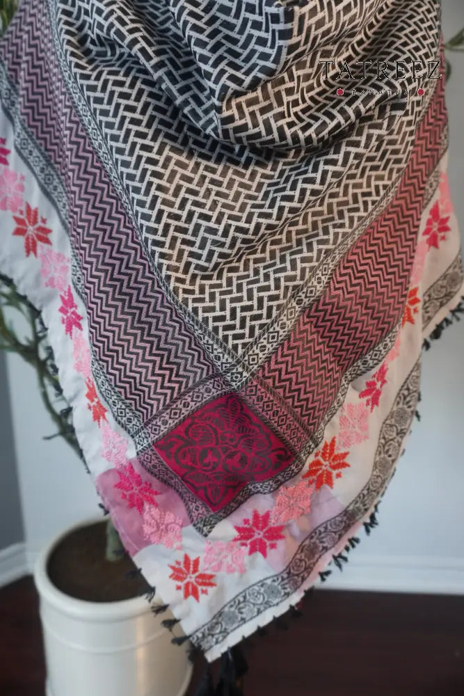 Elegant Light Pink Kofea with Handmade Tatreez Embroidery Accessories
