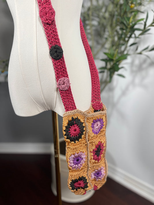 Crochet Shiny Gold| Purple Bottle Cover | Floral Handmade | Tatreez Banatna