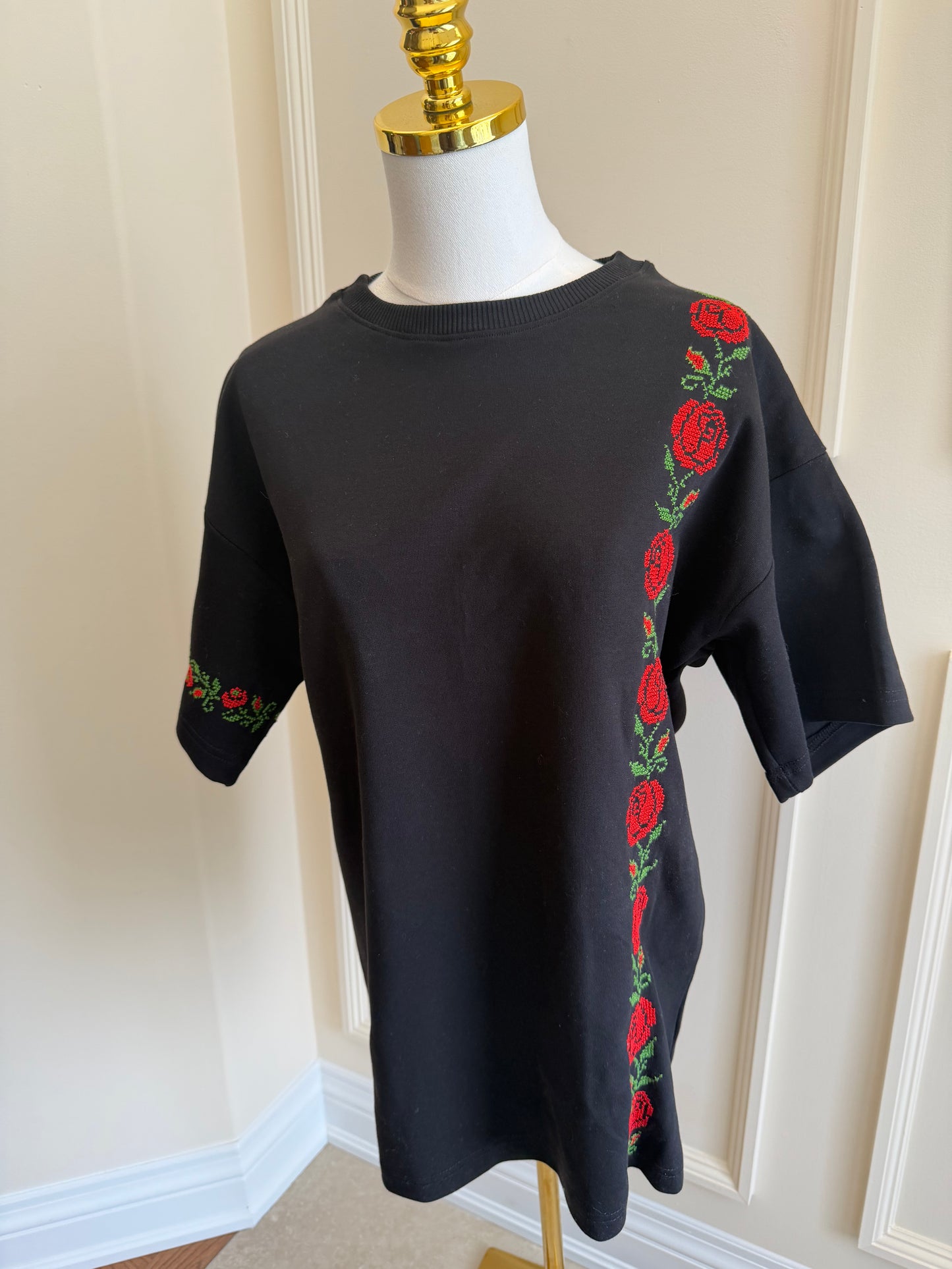 Honor: Handmade Oversized Black T-Shirt with Vibrant Palestinian Embroidery (Copy)