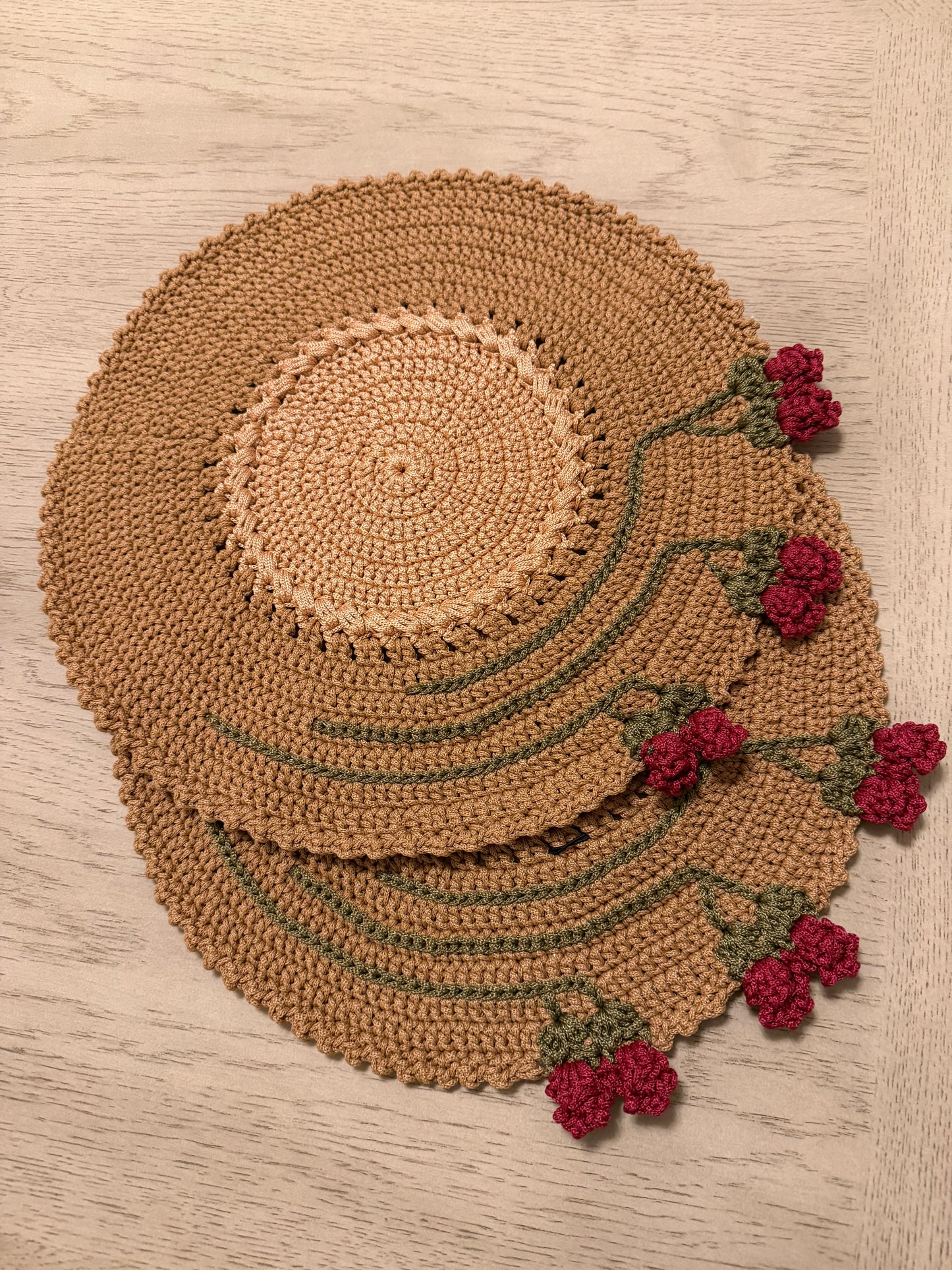 Crochet Round Placemats Beige| Floral Table Decor | Tatreez Banatna