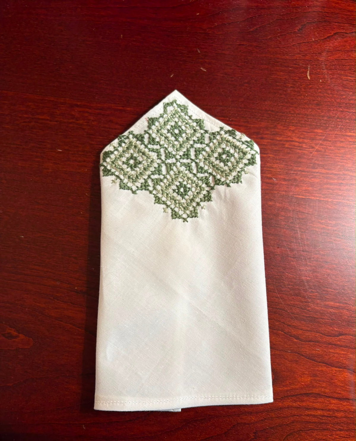 The King: Handmade Tatreez Pocket Napkin- Green