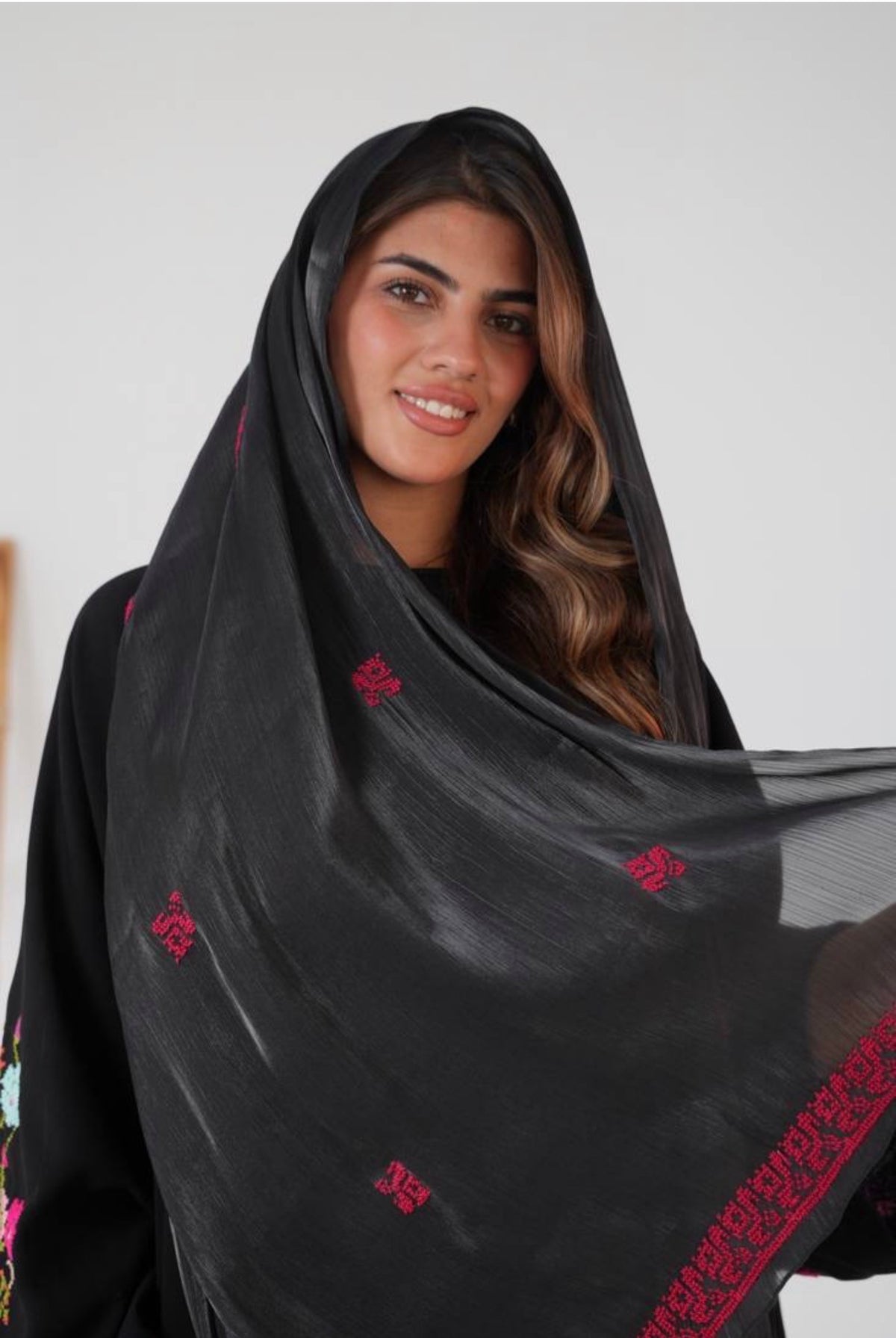 Crystal Shawl – Hand-Embroidered Chiffon and Korean Silk – photo 2 | Tatreez Banatna