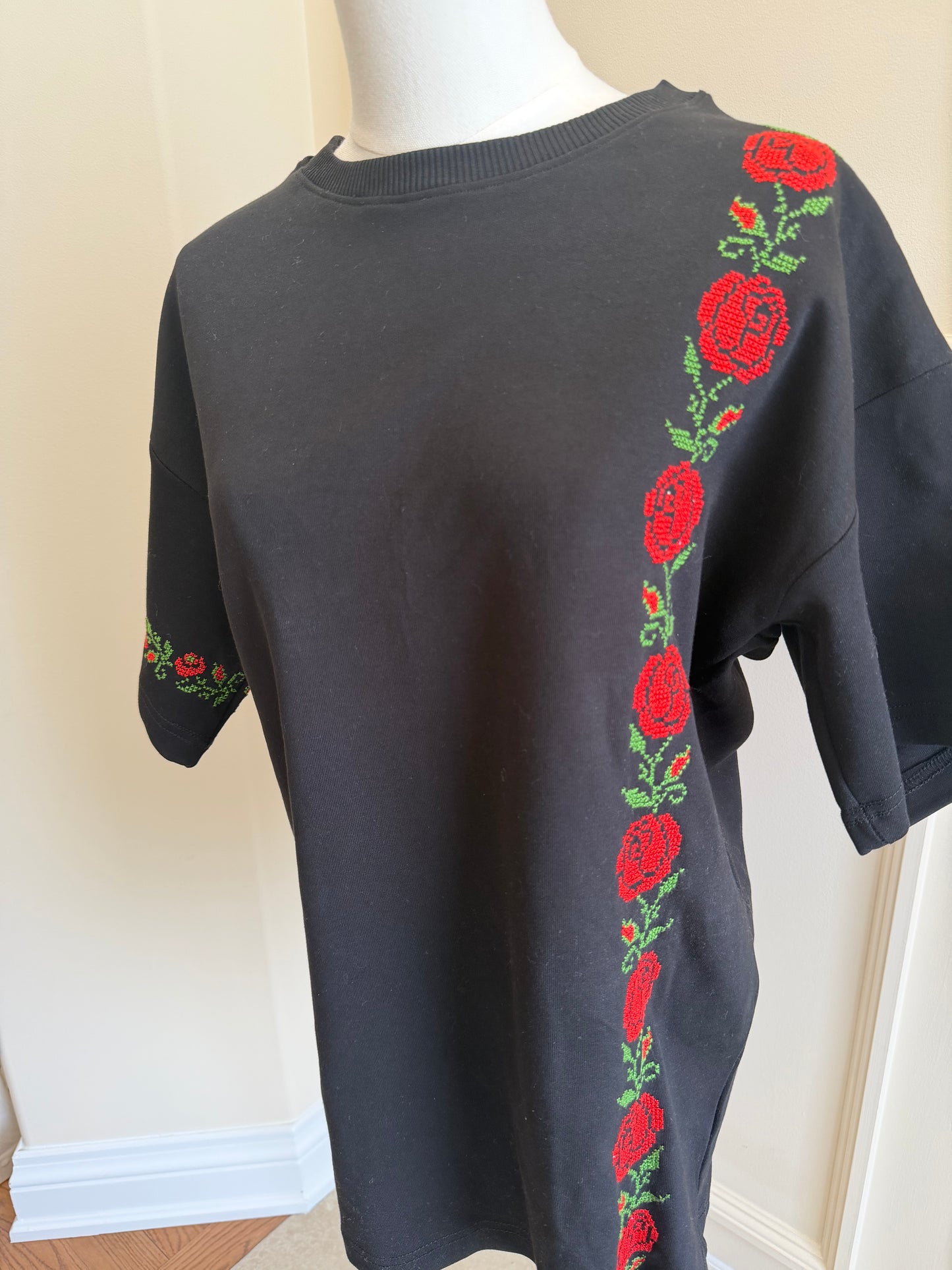 Honor: Handmade Oversized Black T-Shirt with Vibrant Palestinian Embroidery (Copy)