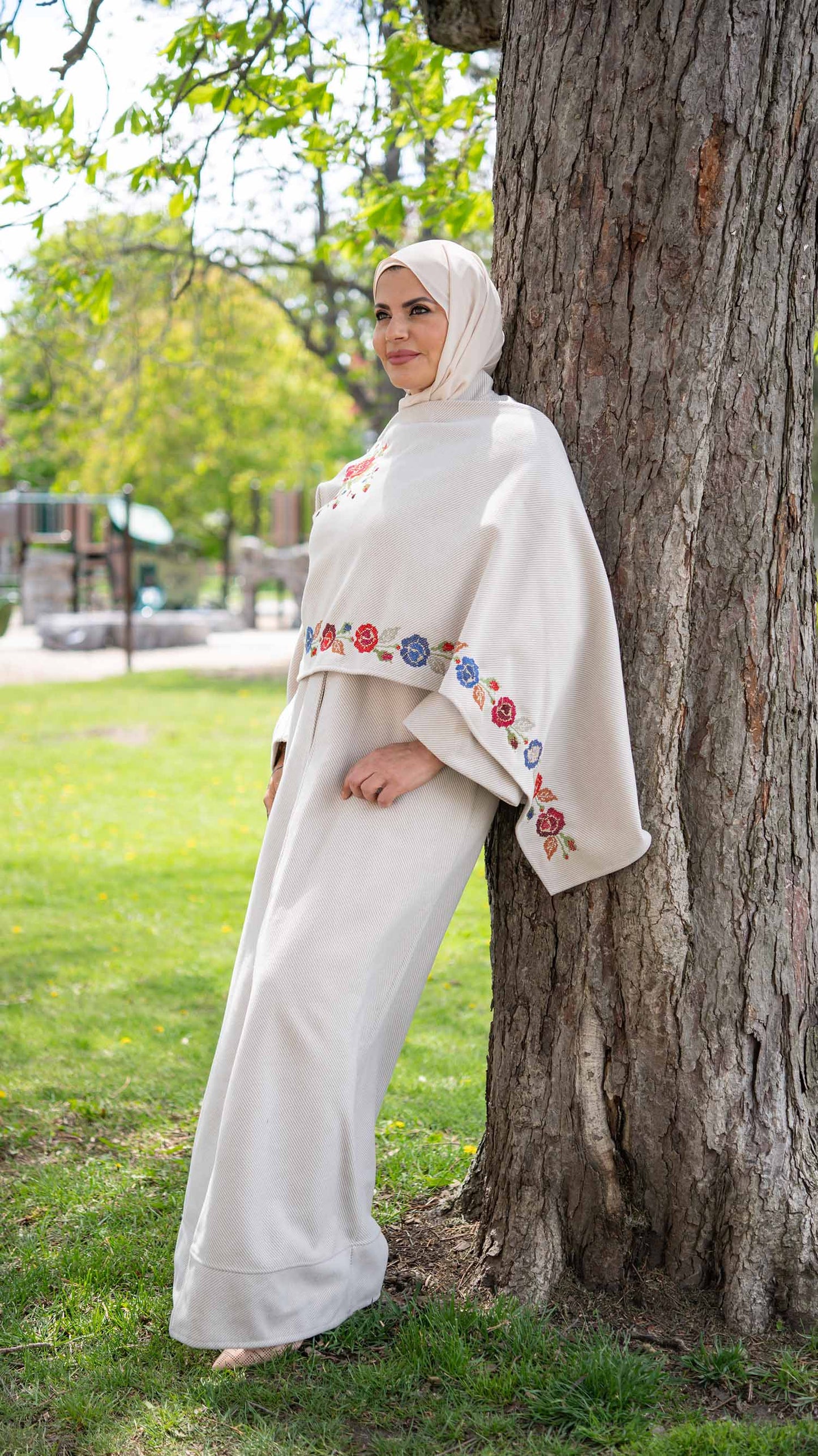 Daleeda: Limited Edition Light Beige Jookh Bisht/Abaya with Gold Embroidery