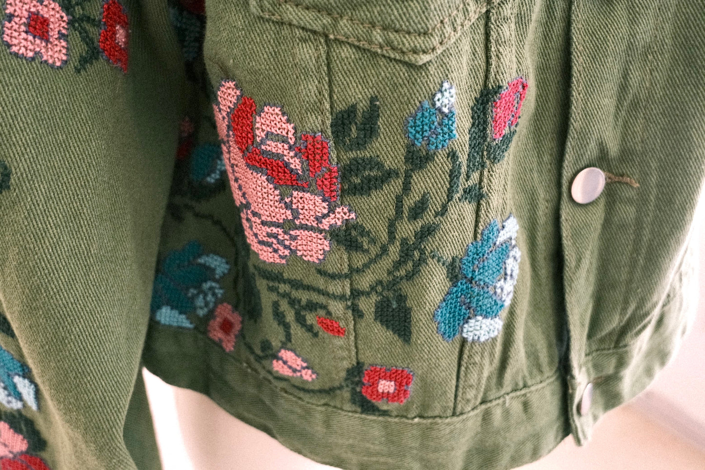 Gloria Jeans Green Jacket | Unique Hand Embroidery by Palestinian Refugees