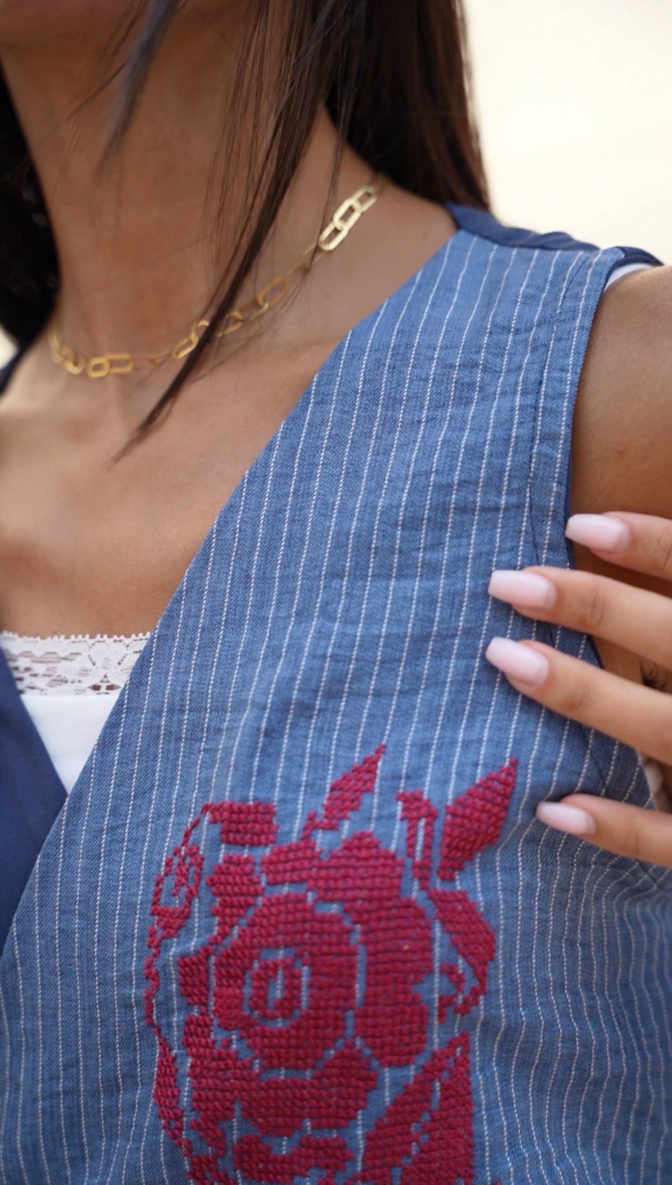 Talia Elegant Linen Vest with Handmade Embroidery