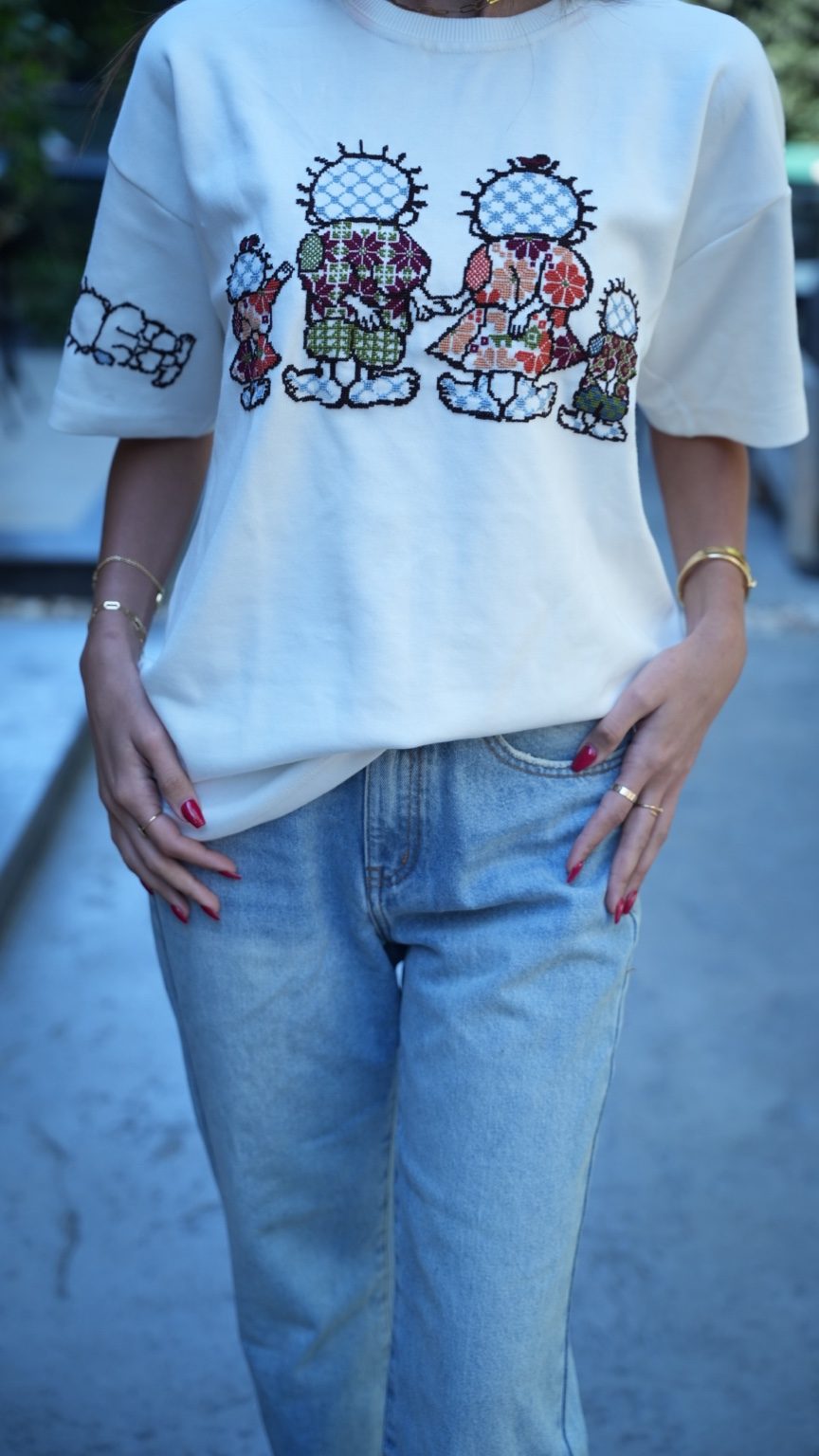 White Oversize T-Shirt – Hand-Embroidered Handhala Palestinian Tatreez