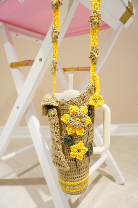 Handmade Crochet Stanley Bottle Cover – Beige with Yellow Flowers, Pocket & Carry Strap | Fits 30oz
