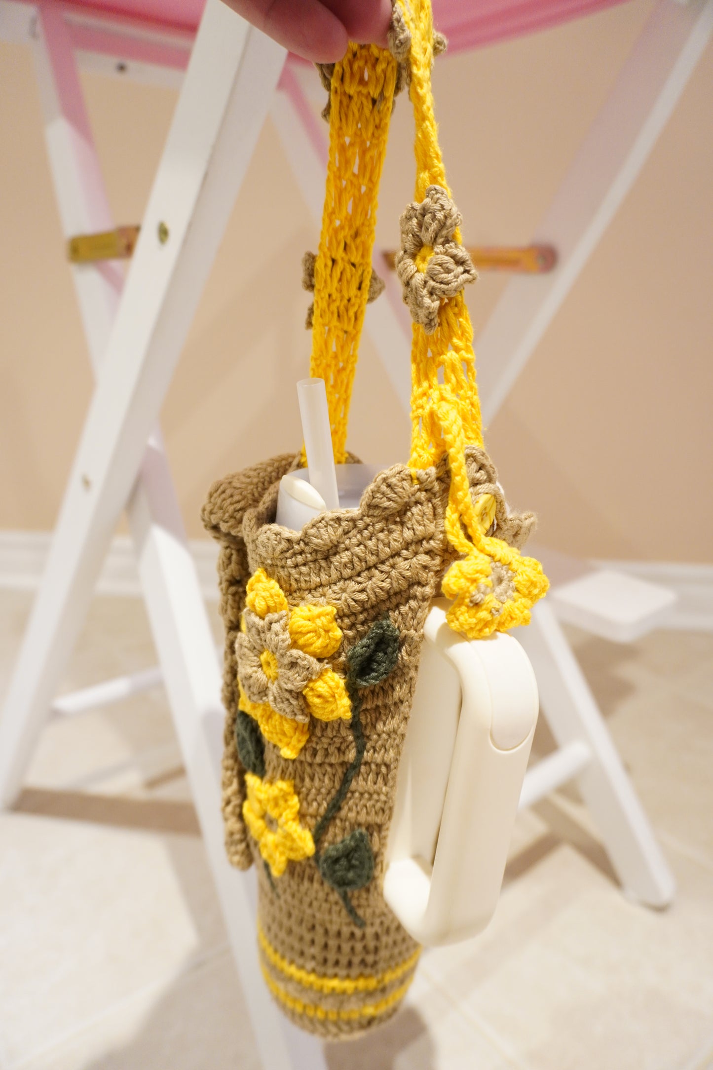 Handmade Crochet Stanley Bottle Cover – Beige with Yellow Flowers, Pocket & Carry Strap | Fits 30oz