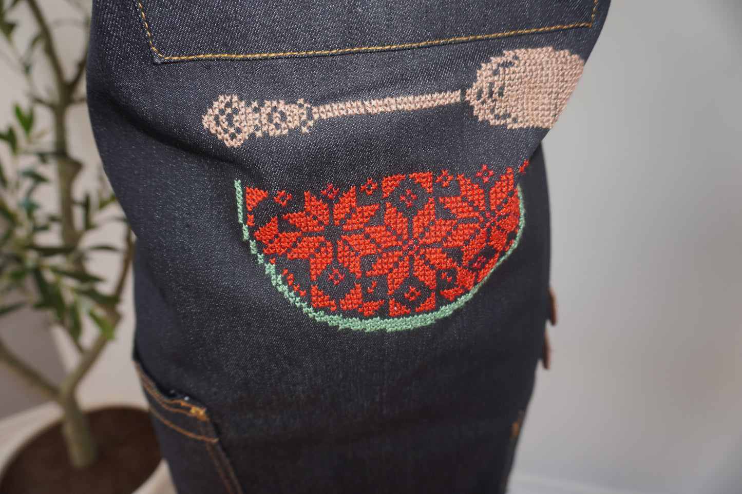 Denim Apron with Watermelon Design and Beige Spoon – Perfect for Cooking at Events or Barbecues