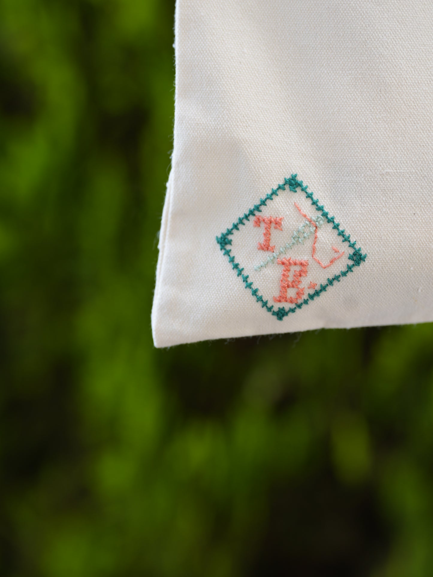 Linen Tote Bag with Tatreez Embroidery | Tatreez Banatna