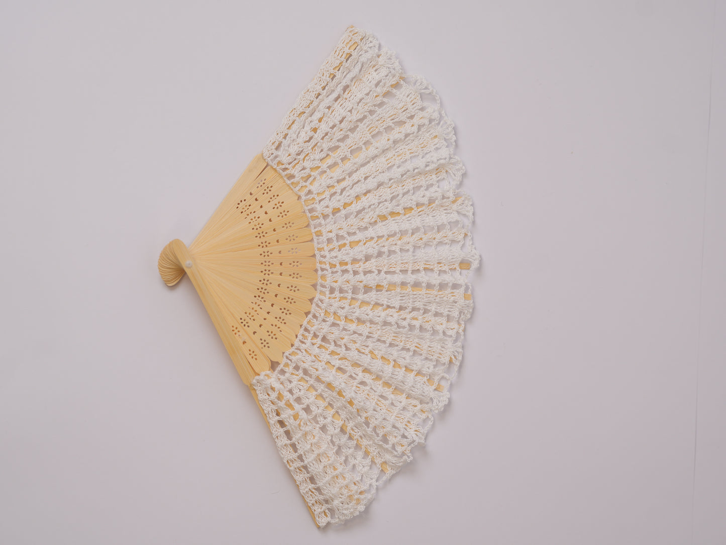 Hand-Crocheted White Fan | Limited Edition | Tatreez Banatna