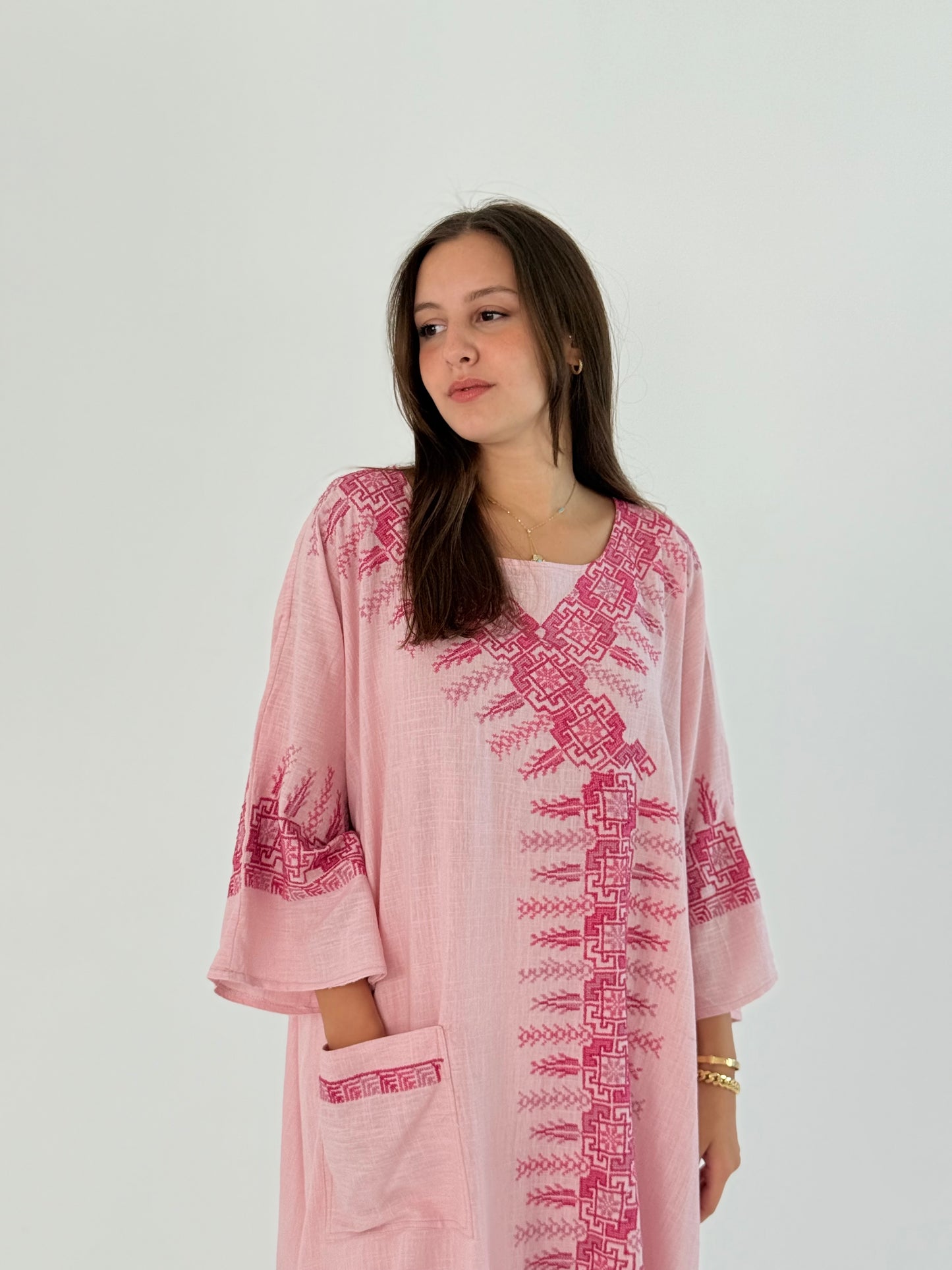 Handmade Soft Pink Linen Abaya with Tatreez Embroidery - Elegant & Comfortable
