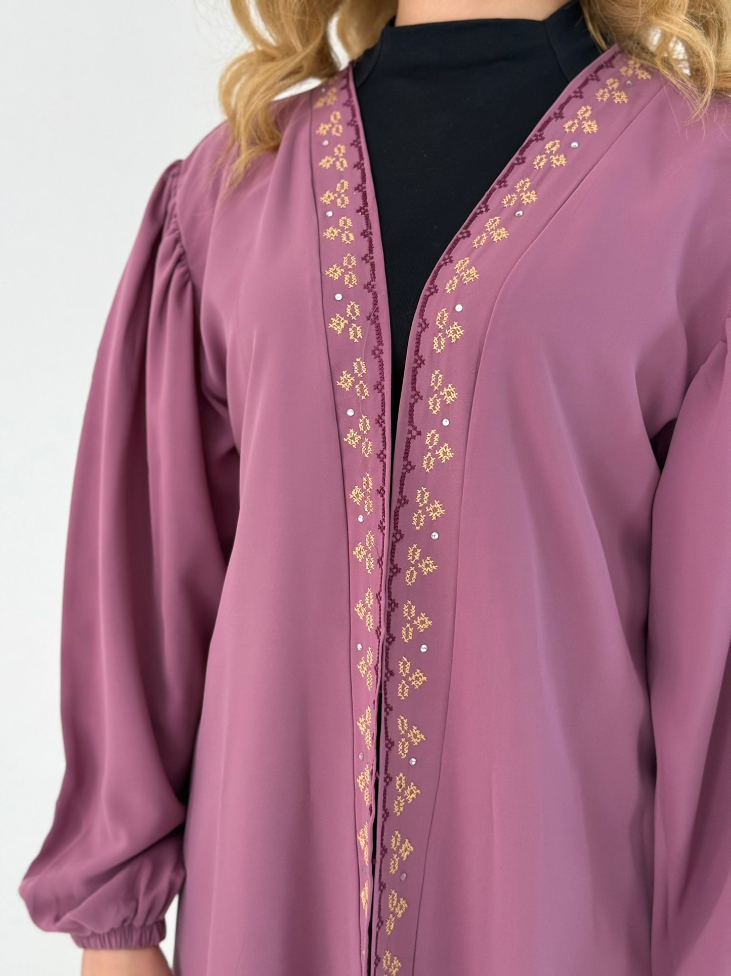 Hand-Embroidered Thoub – Light Purple Palestinian Dress