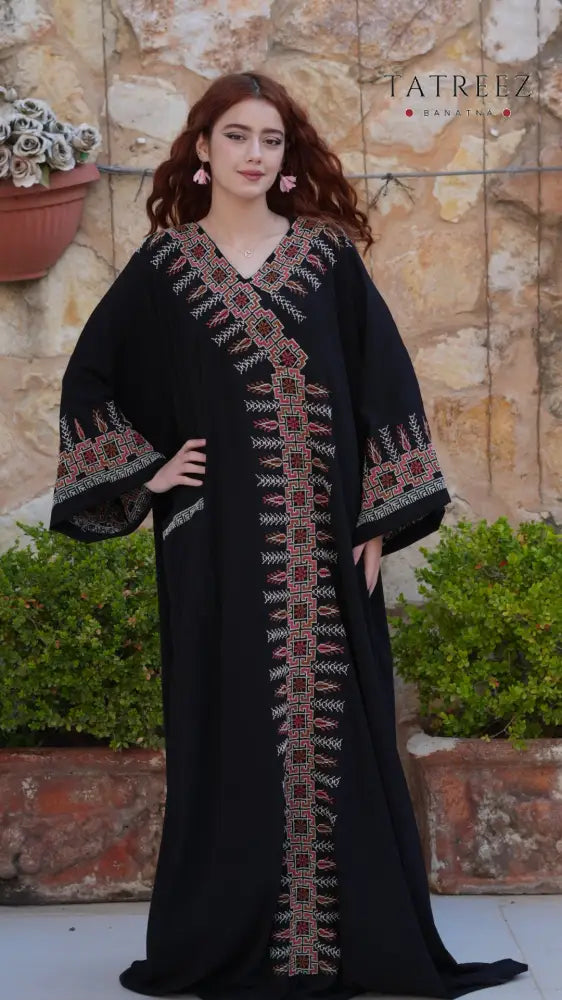 Amara Abaya - Handmade Elegance with Palestinian Motifs - One size - Clothing & Wearables