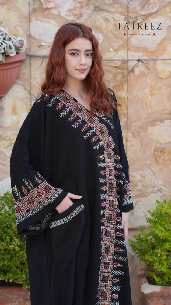 Amara Abaya - Handmade Elegance with Palestinian Motifs - One size - Clothing & Wearables