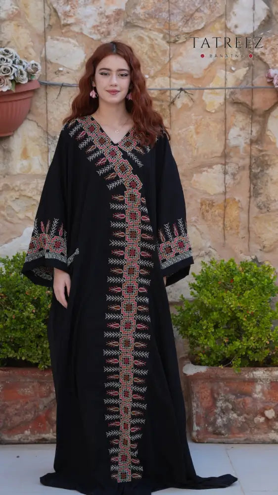 Amara Abaya - Handmade Elegance with Palestinian Motifs - One size - Clothing & Wearables