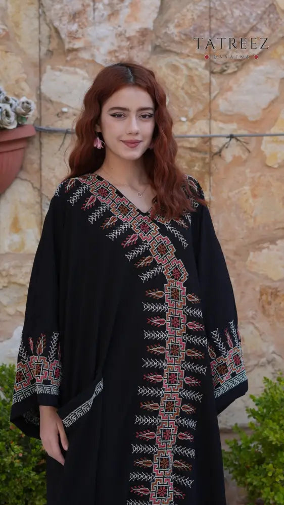 Amara Abaya - Handmade Elegance with Palestinian Motifs - One size - Clothing & Wearables