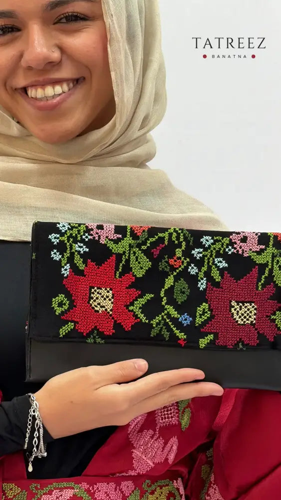 Elegant Black Clutch with Falahi Embroidery – Handcrafted by Resilient Banatna Artisans Accessories