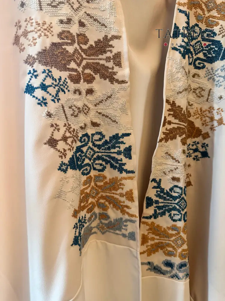 Elegant Handmade Kimono in Off White Crepe Georgette with Embroidery - One size - Clothing & Wearables