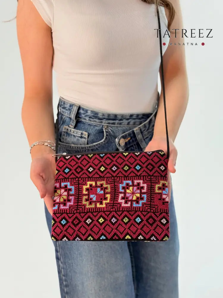 Embroidered Messenger Bag – A Blend of Modern Style and Tradition Accessories