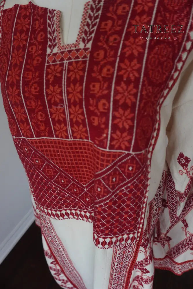 Exquisite Hand-Made Off-White Thoub with Red and Orange Palestinian Embroidery from Yata Al Khalil One size Clothing &