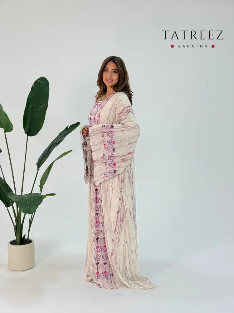 Muna - Desire Abaya: Handmade Light Lilac Crepe Chiffon with Delicate Embroidery – A Modern Blend of Elegance and