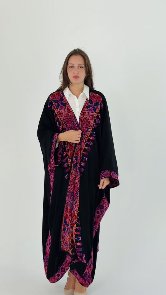 Noor Bisht:-Luxurious Handmade Bisht Embroidery for Timeless Elegance