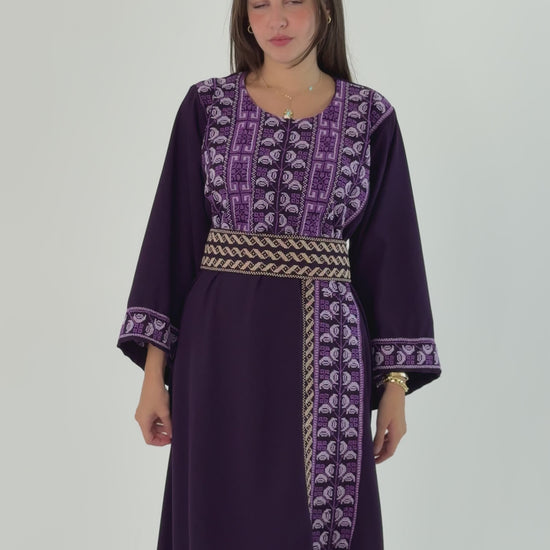 Handmade lilac thobe in Crepe Georgette, designed by Tatreez Banatna, featuring Palestinian embroidery and a stylish belt, size 136cm chest, 145cm length.