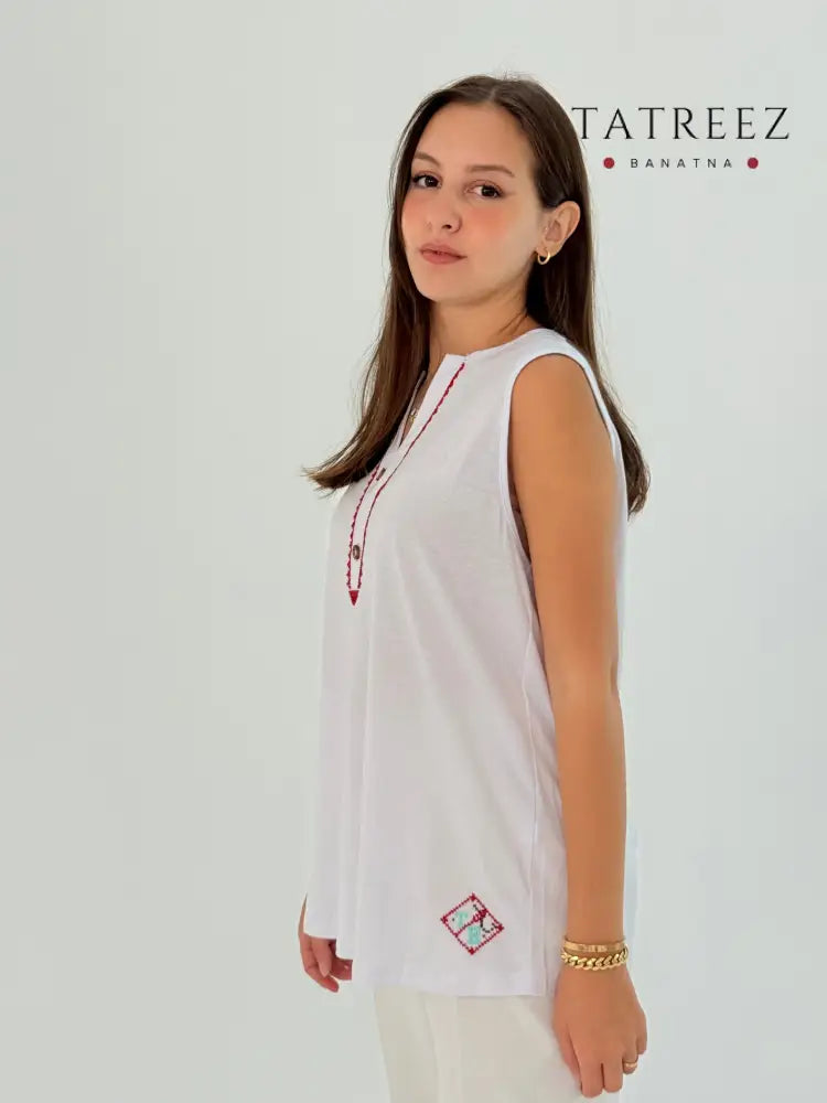 White Cotton ’Ala Hathehe Elardh’ Shirt - A Modern Blend with Tradition hehe elardh Clothing & Wearables